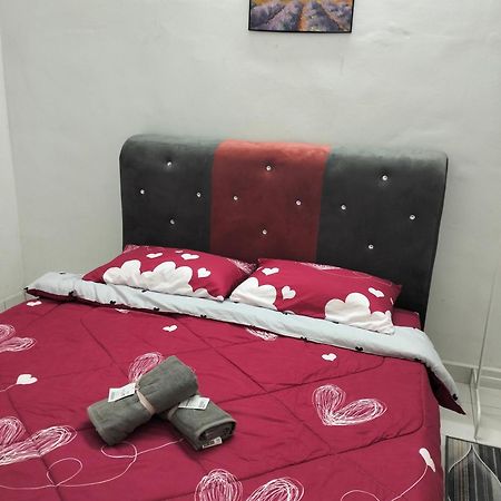 Anggun Homestay Seri Iskandar Exterior foto