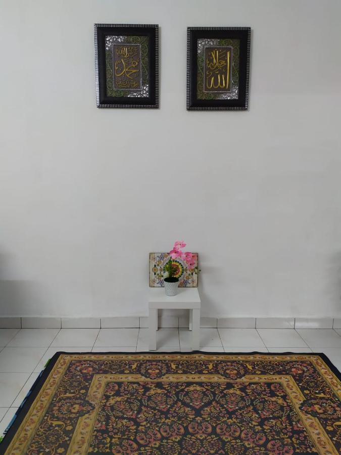 Anggun Homestay Seri Iskandar Exterior foto